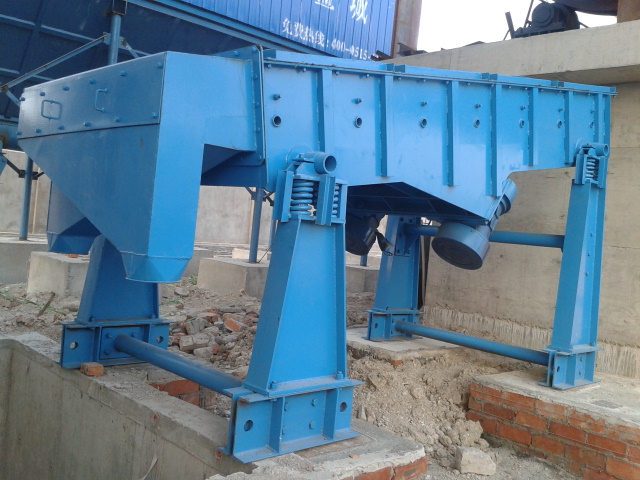 直線振動(dòng)篩特點(diǎn)